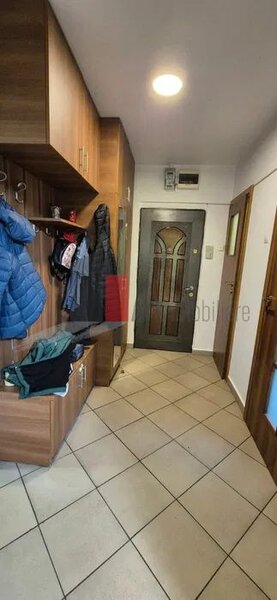 Brancoveanu, Izvorul Rece, vanzare apartament renovat 3 camere.