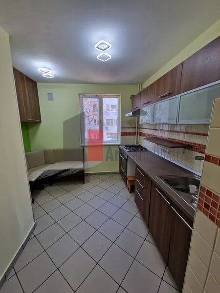 Brancoveanu, Izvorul Rece, vanzare apartament renovat 3 camere.